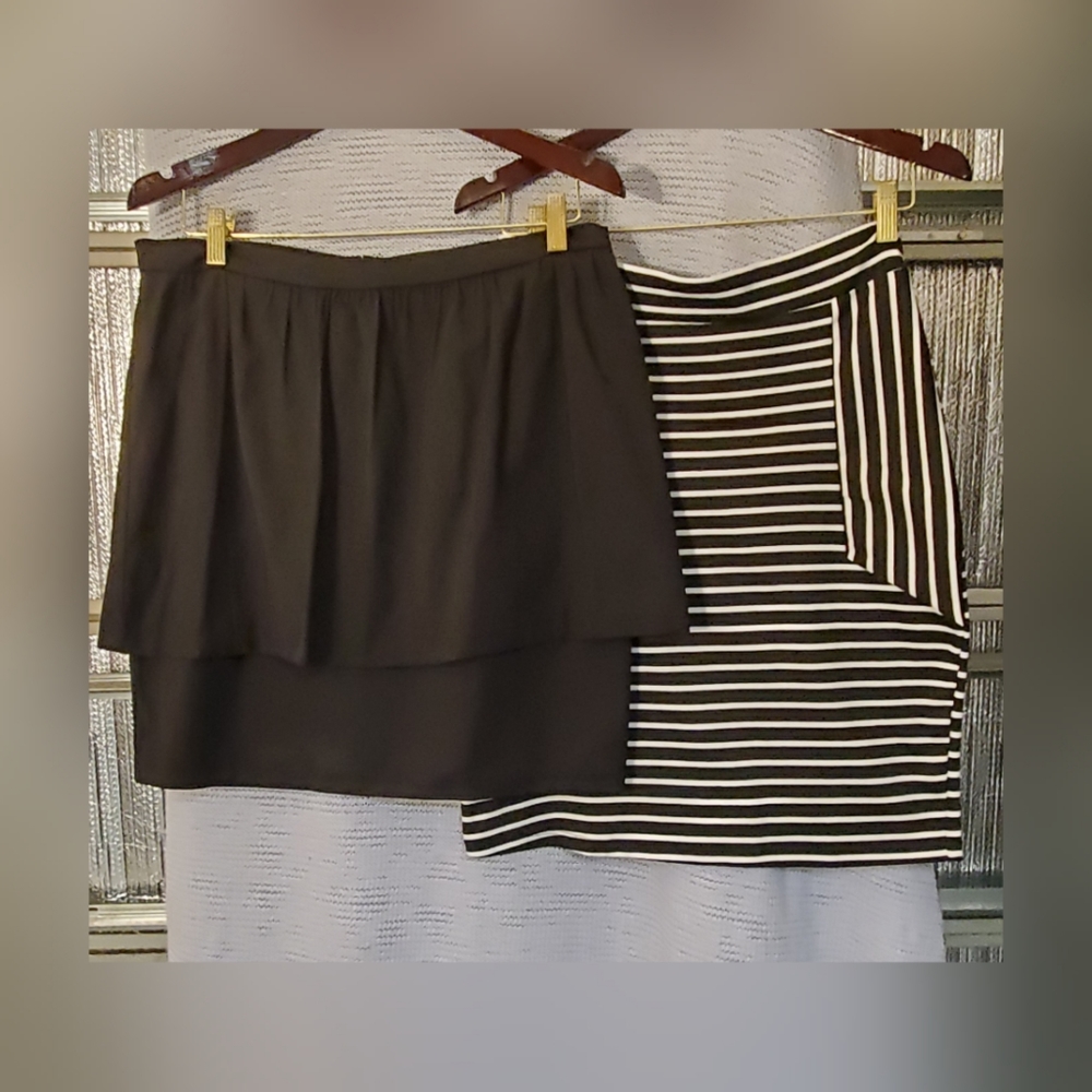 Lot of 2 Women's Skirts, Sz XL